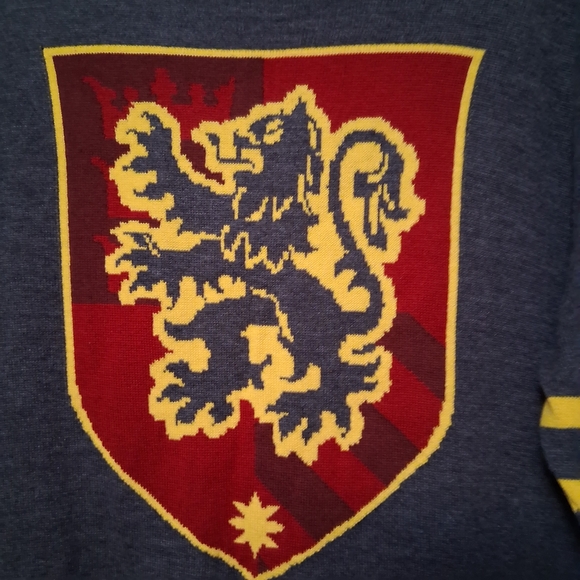 Harry Potter Gray Gryffindor Crest Cardigan Sweater Hogwarts Size L - Picture 7 of 12